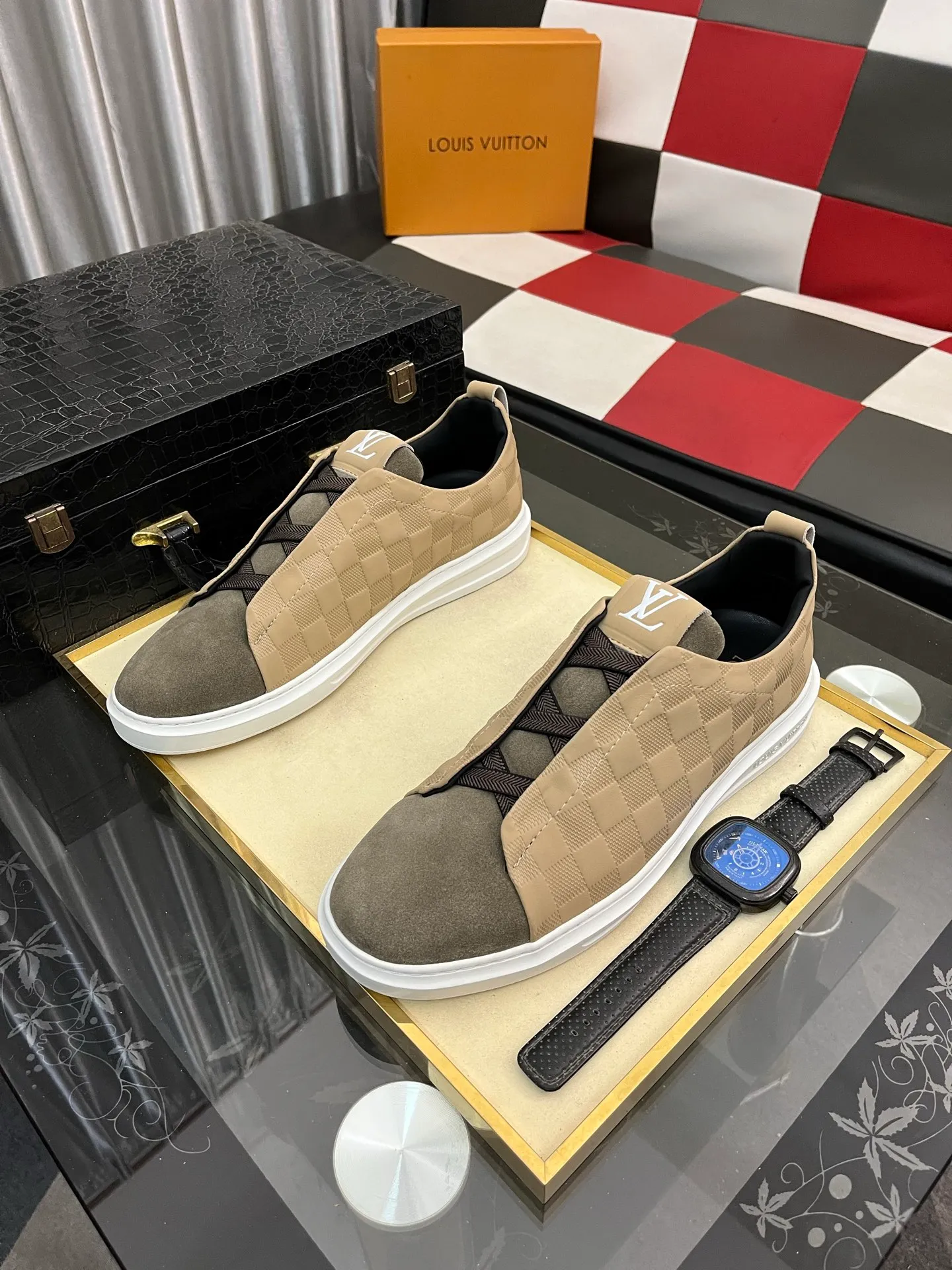 Men's shoes💰: 438⌚️⌚️"Loui* Vuitto*" LV's new Gaobang sports and casual shoes, imported first-layer cowhide ➕ imported sheepskin lining, high-end and comfortable, original outsole is light and wear-resistant! Purely handmade, details determine quality! Size 38-444️⃣Colors available